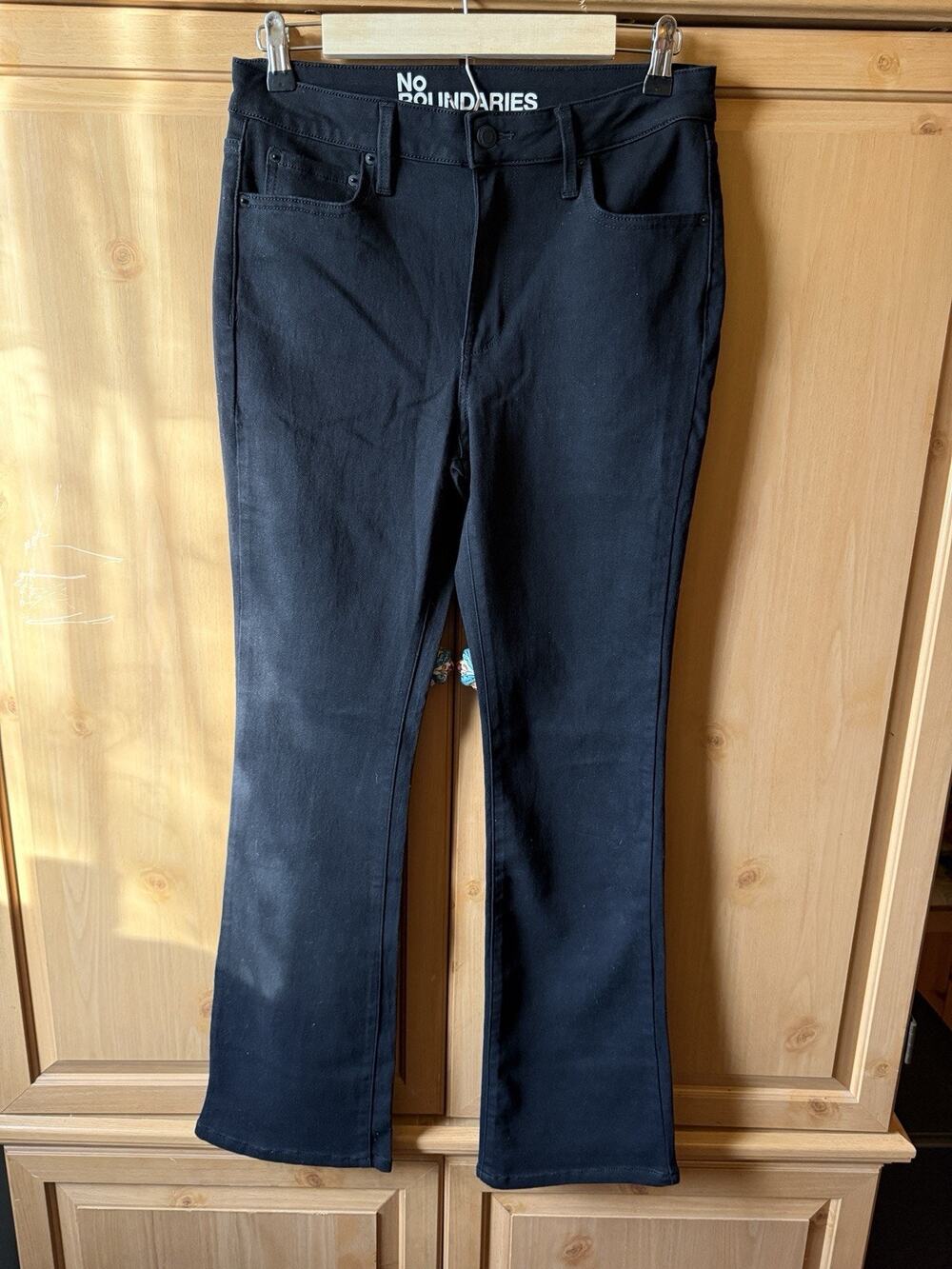 No Boundaries Jeans Women’s Size 8 Black bootcut Flare Whimsigoth Y2K B2#15